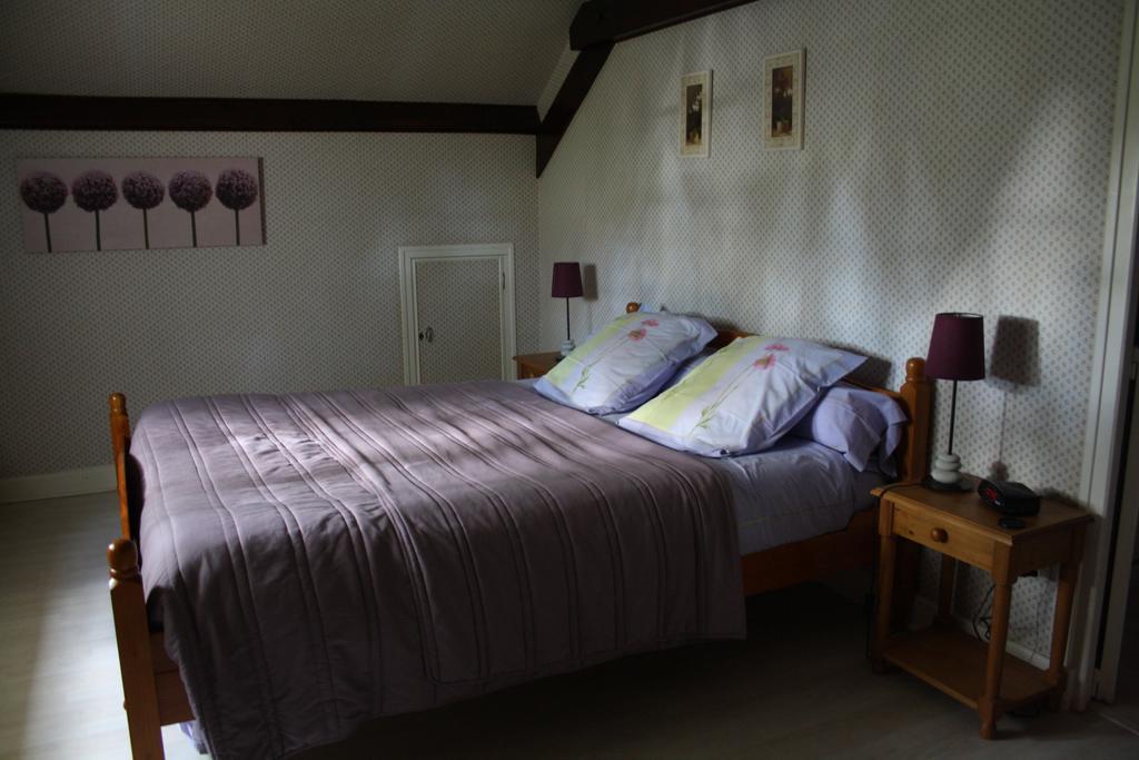 Chambre D'Hotes Les Chenes Chaptelat Zimmer foto